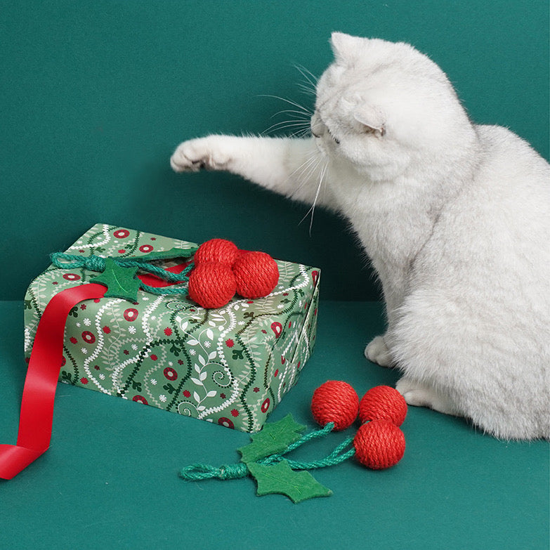 zeze | Natural Sisal Cat Toy - Christmas Holly Style